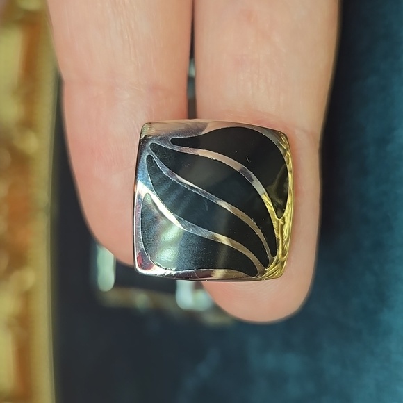 Elegant Silver and Black Stainless Steel Cuff Links Brand New - Picture 4 of 7